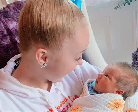 Aug 15, 2022 · In a video addressing the pregnancy rumors, JoJo Siwa seemed genuinely shocked that the claim had gained so much traction. “Apparently, I’m pregnant,” Siwa said incredulously. “God, I love TikTok.”. Jojo didn’t expressly say she’s not pregnant, but her video appears to debunk the false claim. Siwa isn’t shy about opening up ... 